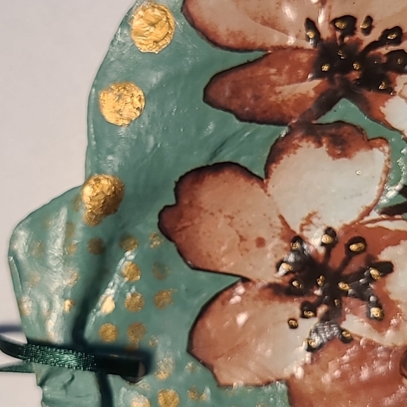 Christmas Ornament Flower Shell (Handcrafted) - Picture 2 of 5